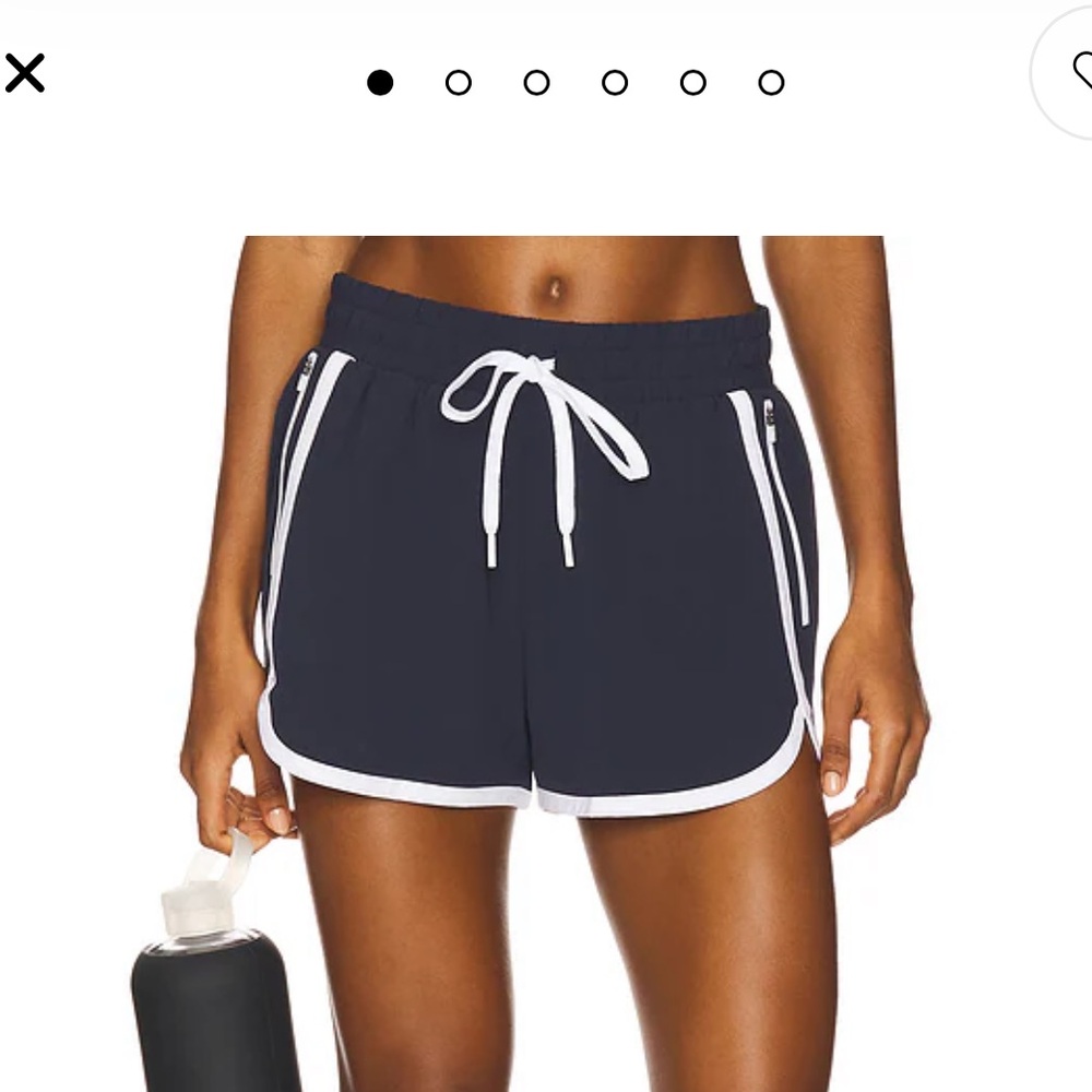 Beyond Yoga Women's The Course Shorts, Large, Navy White Stripe, NWT